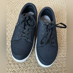 Allbirds Women’s Canvas Pacers - Natural Black (Blizzard Sole) Size 8